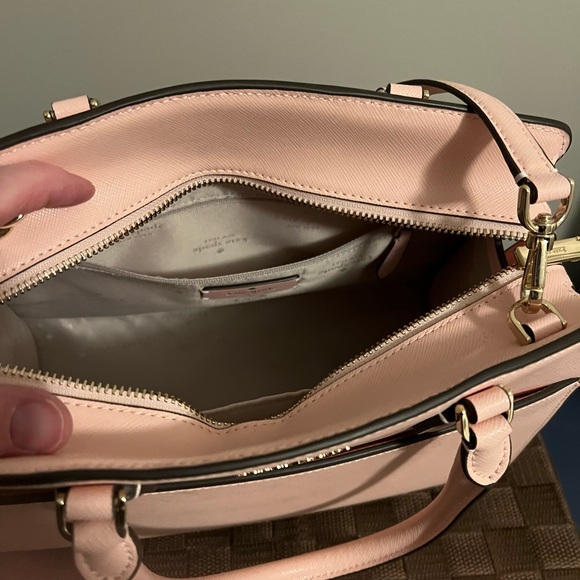 Kate Spade purse. - Picture 3 of 4